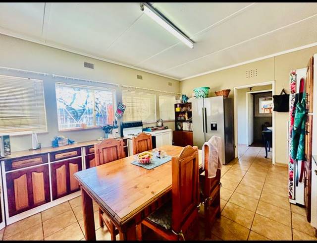 3 BEDROOM HOUSE FOR SALE IN VANDERBIJLPARK SW 1